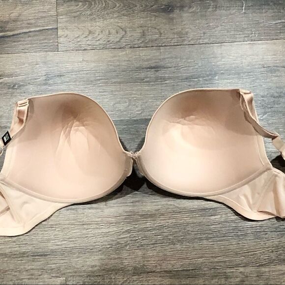 Torrid Curve Bra 50DD - Picture 3 of 5